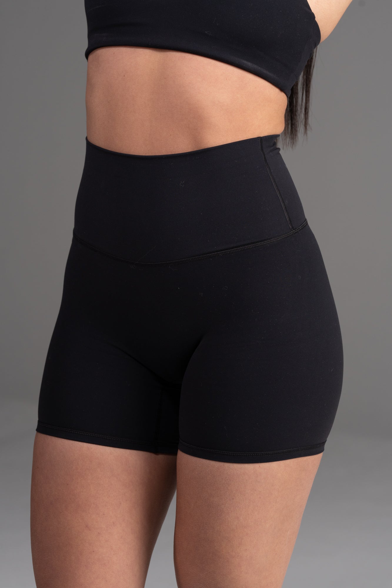 Super Sculpt Seamless Short in Black